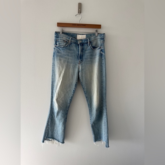 MOTHER Insider Crop Step Fray Jeans in I Confess 29 - Picture 3 of 9